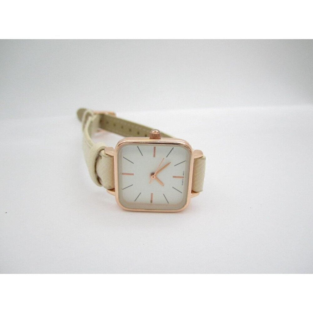 Women Charming Charlie Quartz WR Analog Dial Causal Watch (G609) - Picture 7 of 9